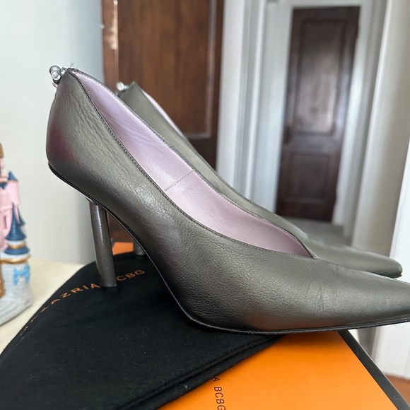 BCBG Max Azria "Luna" shoe, size 8.5 (39) heels, pewter color, leather - Picture 10 of 11